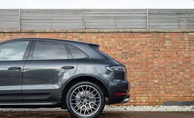 Porsche Macan Turbo 28
