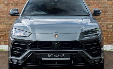 Lamborghini Urus 4