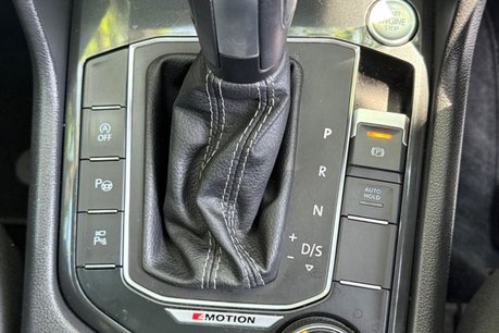 Volkswagen Tiguan R-LINE TECH TSI 4MOTION DSG 29
