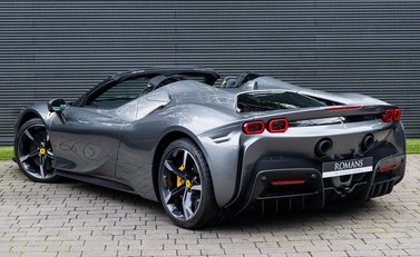 Ferrari SF90 SPIDER 4