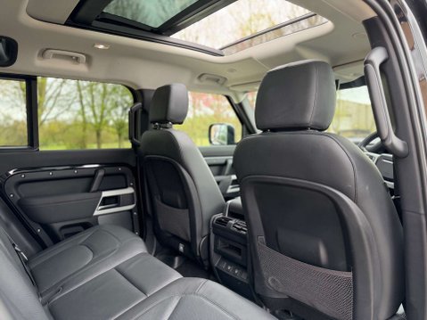 Land Rover Defender 3.0 Defender XS Edition D MHEV A 4WD 5dr 28