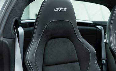 Porsche 911 Targa 4 GTS (991.2) Targa 14