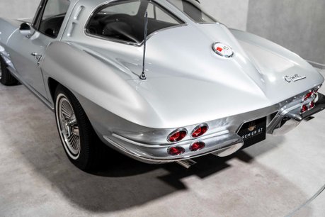 Chevrolet Corvette Stingray SPLIT WINDOW MANUAL FUELIE. FULL RESTO. MATCHING NUMBERS. IMMACULATE. 31