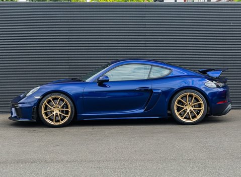 Porsche Cayman GT4 (718) 3
