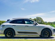 Porsche Macan GTS PDK 3