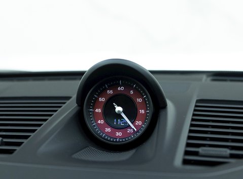 Porsche 911 (992) Carrera 4 GTS 17