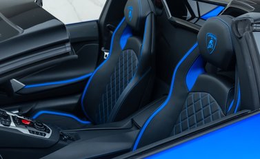 Lamborghini Aventador S LP 740-4 ROADSTER 32
