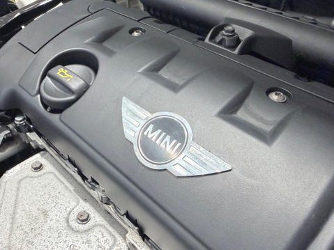Mini Convertible 1.6 Cooper Euro 5 2dr 35