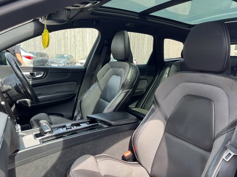 Volvo XC60 2.0 B4 MHEV R-Design SUV 5dr Diesel Hybrid Auto AW 16