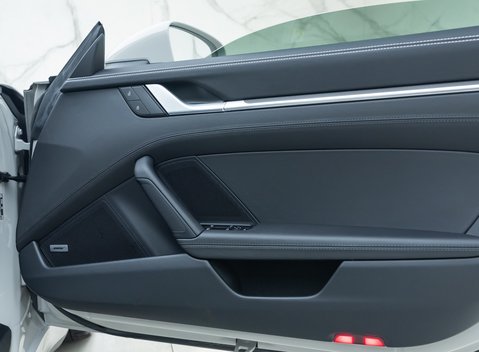 Porsche 911 Targa 4S (992) 25