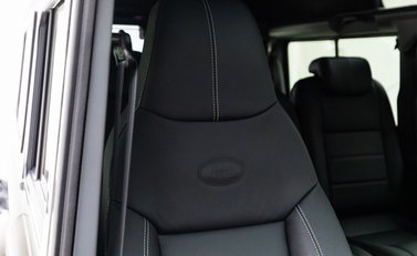 Land Rover Defender 110 XS 10