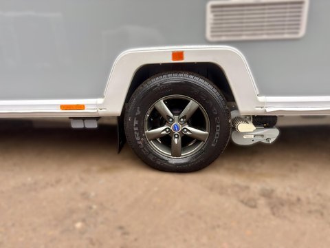 Bailey Discovery D4-4 6