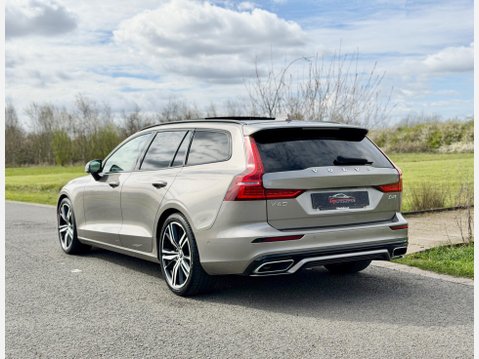 Volvo V60 2.0 D4 R-Design Auto Euro 6 (s/s) 5dr 11
