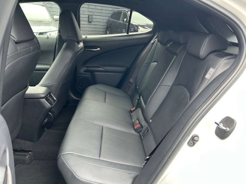 Lexus Ux 2.0 250h SUV 5dr Petrol Hybrid E-CVT Euro 6 (s/s) (184 ps) 19