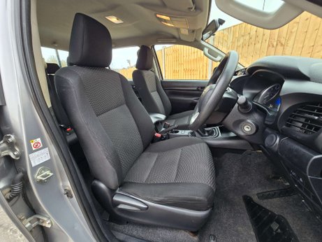 Toyota Hilux 2.4 D-4D Active Pickup Double Cab 4dr Diesel Manual 4WD Euro 6 (3.5t) (150 4
