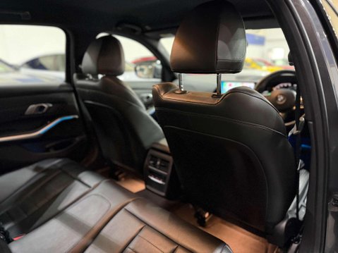 BMW 3 Series 2.0 330e 12kWh M Sport Saloon 4dr Petrol Plug-in Hybrid Auto Euro 6 (s/s) ( 35