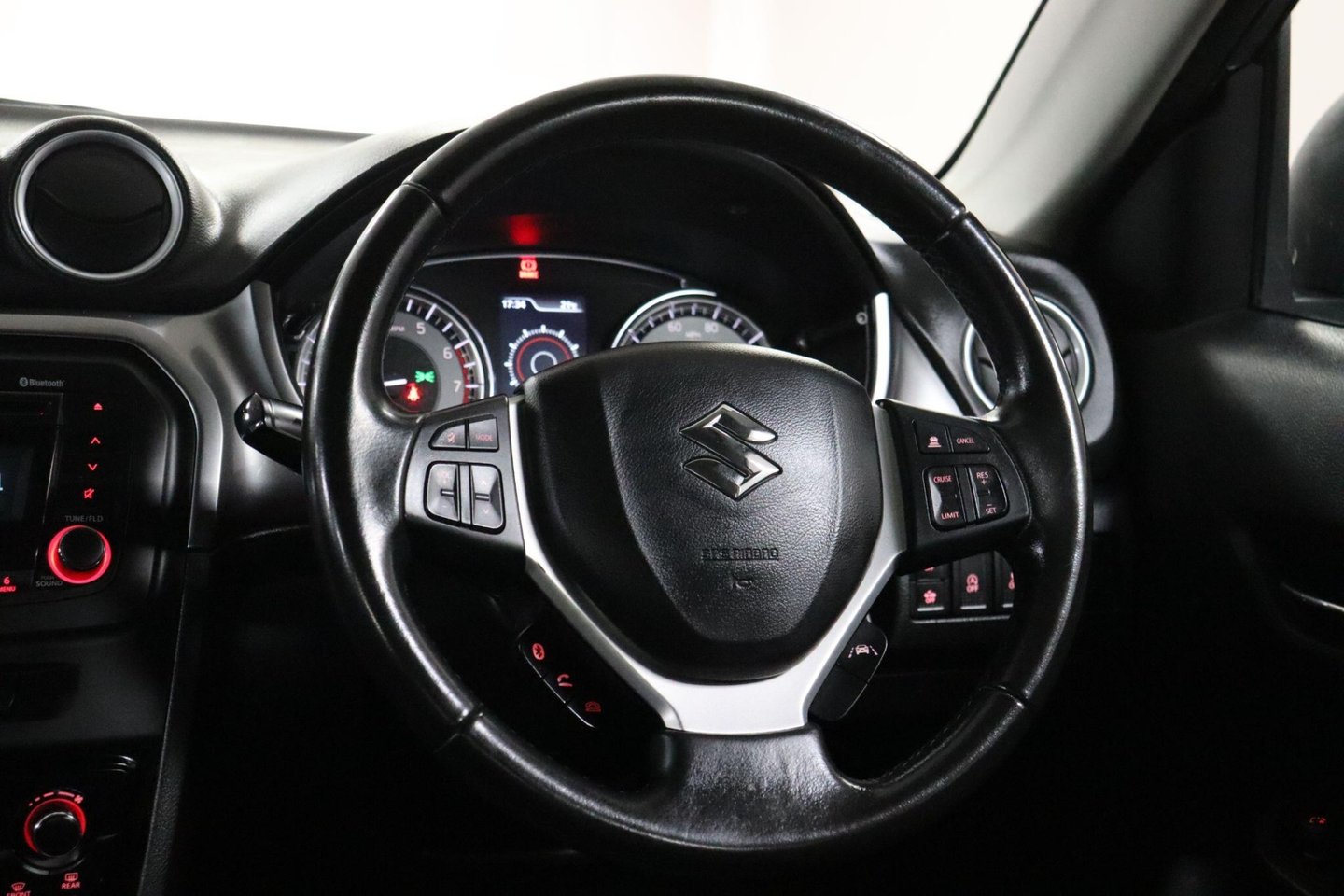 2021 Suzuki Vitara — image 39