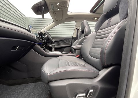 MG HS 1.5 T-GDI EXCLUSIVE 23