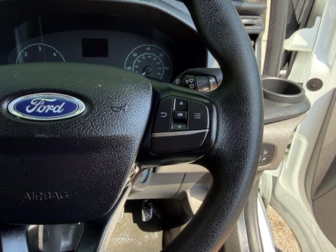 Ford Transit Custom 300 LEADER DCIV ECOBLUE 24
