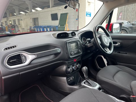 Jeep Renegade (Sold) 1.4T MultiAirII Longitude SUV 5dr Petrol DDCT Euro 6 (s/s) (140 ps) 17