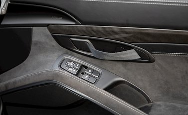 Porsche Cayman GT4 20