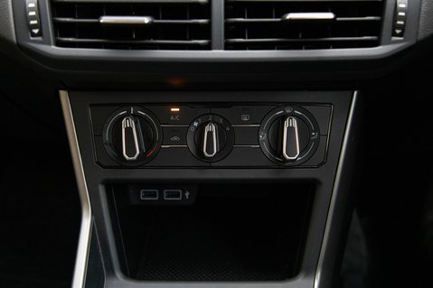 Volkswagen Polo SE TSI DSG 32