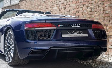 Audi R8 V10 Spyder 25