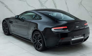 Aston Martin V12 Vantage S Coupe 11