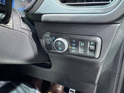Ford Kuga 2.0 EcoBlue ST-Line Edition Auto AWD Euro 6 (s/s) 5dr 33