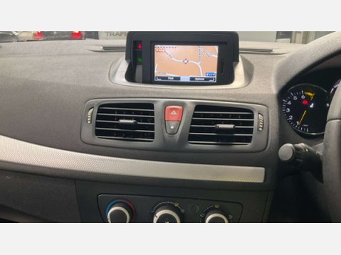 Renault Megane 1.6 16V Dynamique TomTom Hatchback 3dr Petrol Manual (163 g/km, 110 bhp) 10