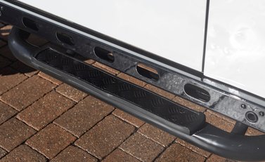 Land Rover Defender 90 Bowler Edition 26