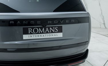 Land Rover Range Rover D350 Autobiography LWB 7 Seater 32