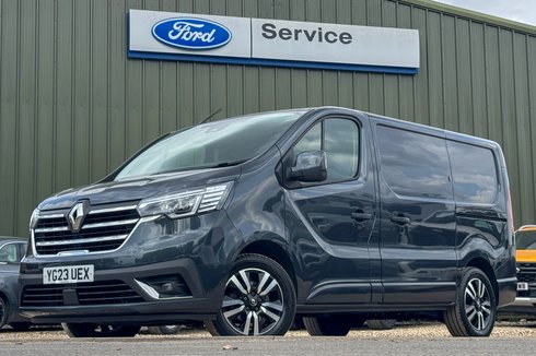 Renault Trafic SWB L1H1 Low Roof Sport SL28 Air Con Alloys Sensors Cam EURO 6