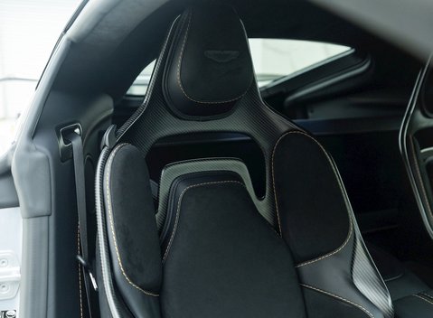 Aston Martin V12 Vantage 11