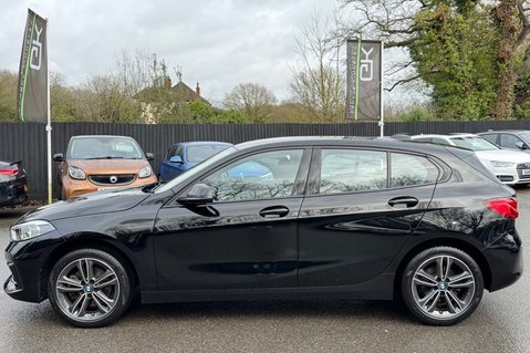 BMW 1 Series 118I SPORT - 1 OWNER -REVERSE CAMERA - PARK ASSISTANT - COMFORT PACKAGE 10