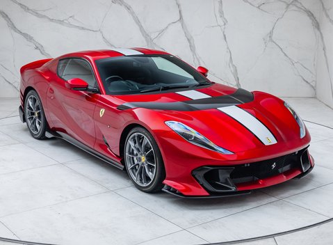 Ferrari 812 Competizione 8