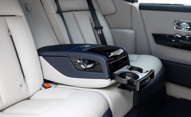 Rolls-Royce Phantom VIII EWB 37