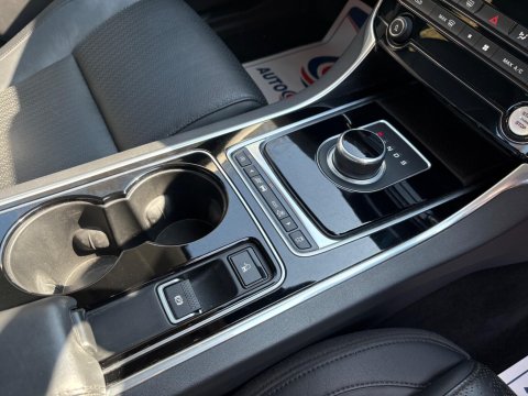 Jaguar XE PORTFOLIO 23