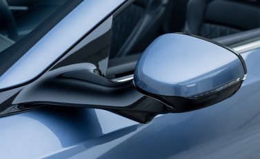 Aston Martin DB12 VOLANTE 38