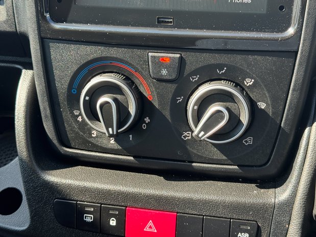 Fiat Ducato MWB L2H2 Medium Roof Air Con EURO 6 31