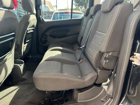 Ford Grand Tourneo Connect TITANIUM TDCI 17