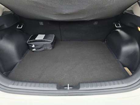 Kia Niro 1.6h GDi 2 SUV 5dr Petrol Hybrid DCT Euro 6 (s/s) (139 bhp) 33