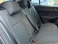 Volkswagen Golf LIFE TSI 8