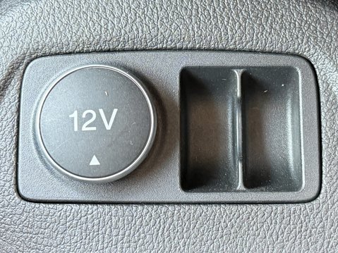 Ford Tourneo Connect 1.5 TDCi 120 Titanium 5dr 27