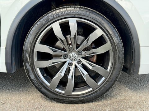 Volkswagen Tiguan 2.0 TDI R-Line Euro 6 (s/s) 5dr 25
