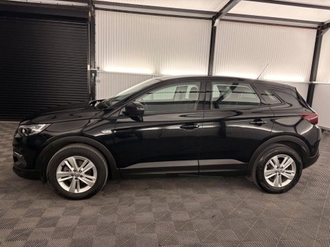 Vauxhall Grandland X 1.2 Turbo SE Euro 6 (s/s) 5dr 33