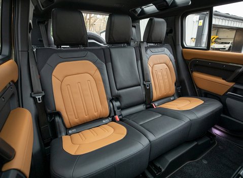 Land Rover Defender 110 X P400 14