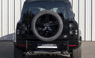 Land Rover Defender 110 V8 5