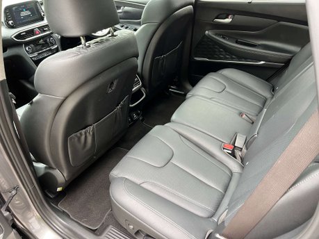 Hyundai SANTA FE 2.2 Santa Fe Premium SE CRDi Auto 4WD 5dr 42