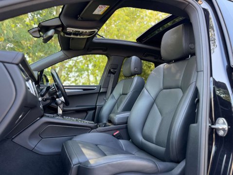 Porsche Macan 3.0 Macan S Semi-Auto 4WD 5dr 49